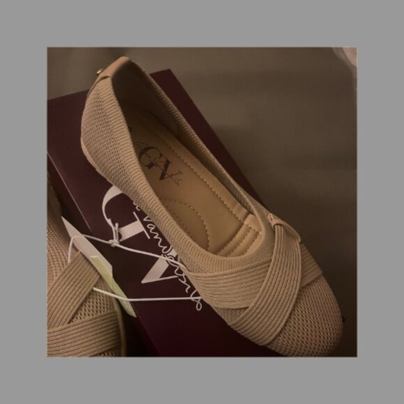 Gloria Vanderbilt Women's Comfortable Round Toe Cross-strap Design Tan - Picture 3 of 4